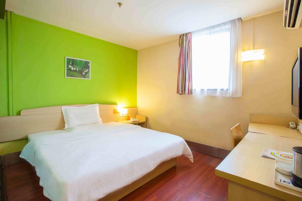 7Days Inn Foshan Qiandeng Lake Nangui Road Subway Station Habitación foto
