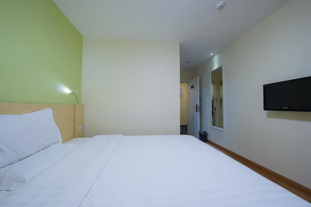 7Days Inn Foshan Qiandeng Lake Nangui Road Subway Station Exterior foto