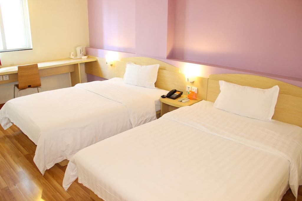 7Days Inn Foshan Qiandeng Lake Nangui Road Subway Station Exterior foto