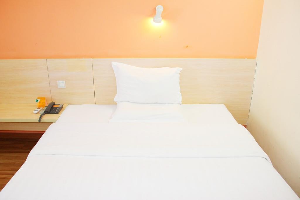 7Days Inn Foshan Qiandeng Lake Nangui Road Subway Station Exterior foto